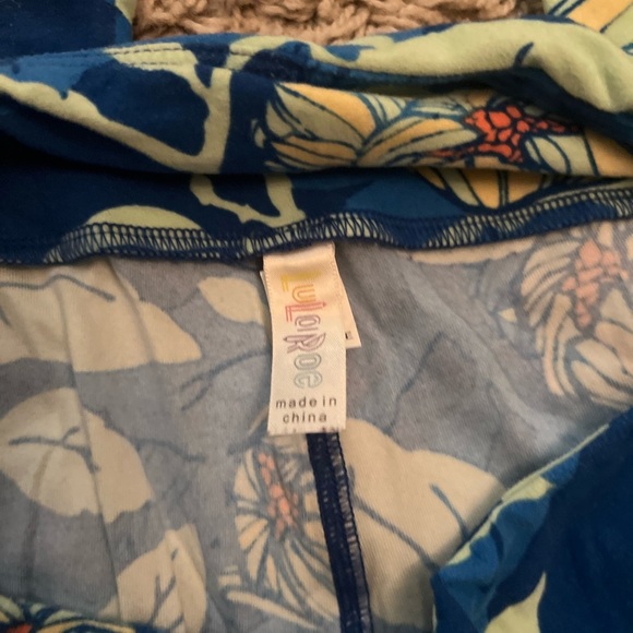 Lularoe Floral Legging - Picture 3 of 5